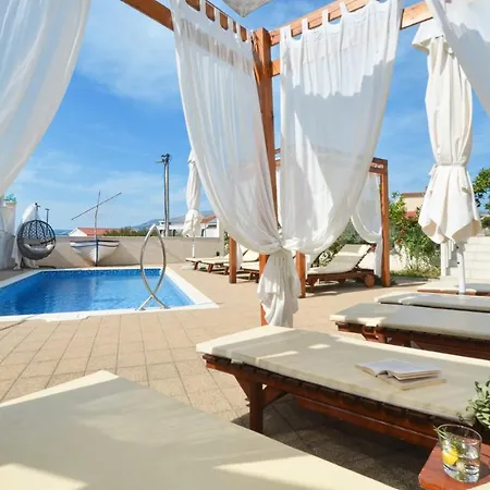 Apartments Santo Trogir - Okrug Gornji Exterior photo