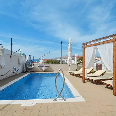 Apartments Santo Trogir - Okrug Gornji Exterior photo