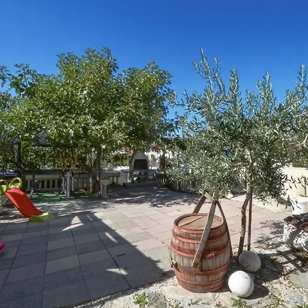 Apartments Santo Trogir - Okrug Gornji Exterior photo
